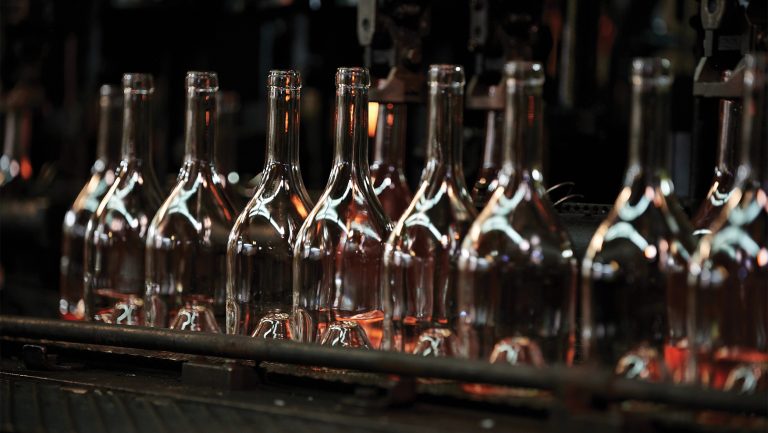 BOYD GLASS DAISY & BUTTON WINE-CHOICE OF COLORS 