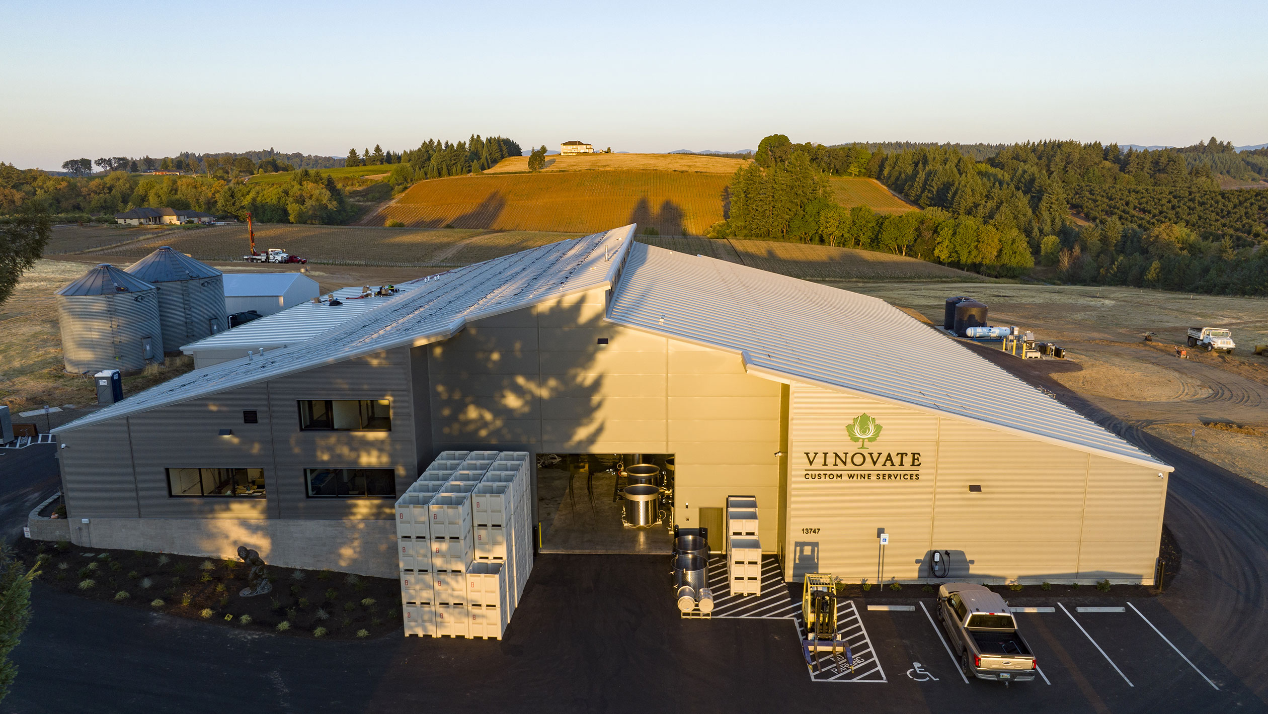 Aerial photo of Vinovate's facilities in Dundee, Oregon