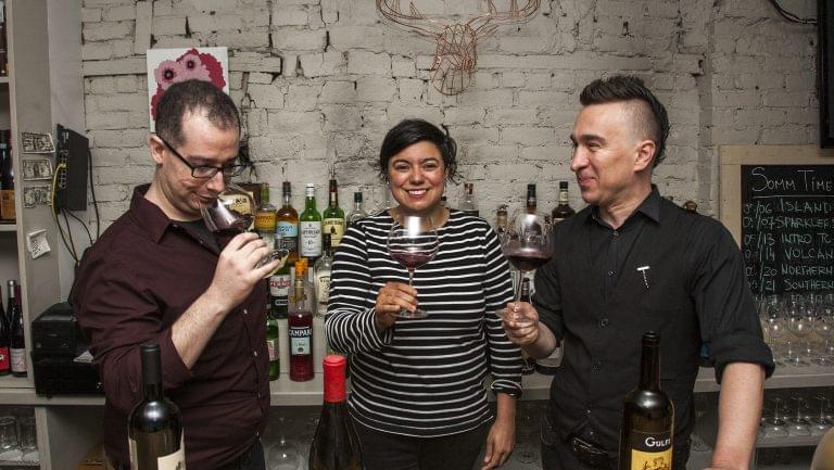 Maria Rust of Somm Time conducting a wine tasting
