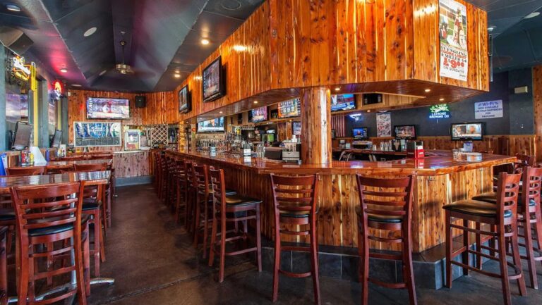 Rusty’s in Naples, Florida, dedicated one of its 14 taps to Howdy, a five-milligram THC-infused lemonade seltzer. Photo courtesy of Rusty's. 